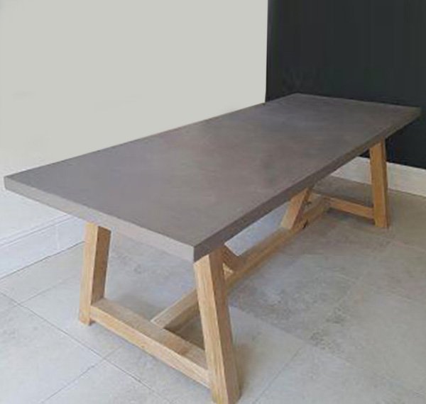 Agora Dinning Table